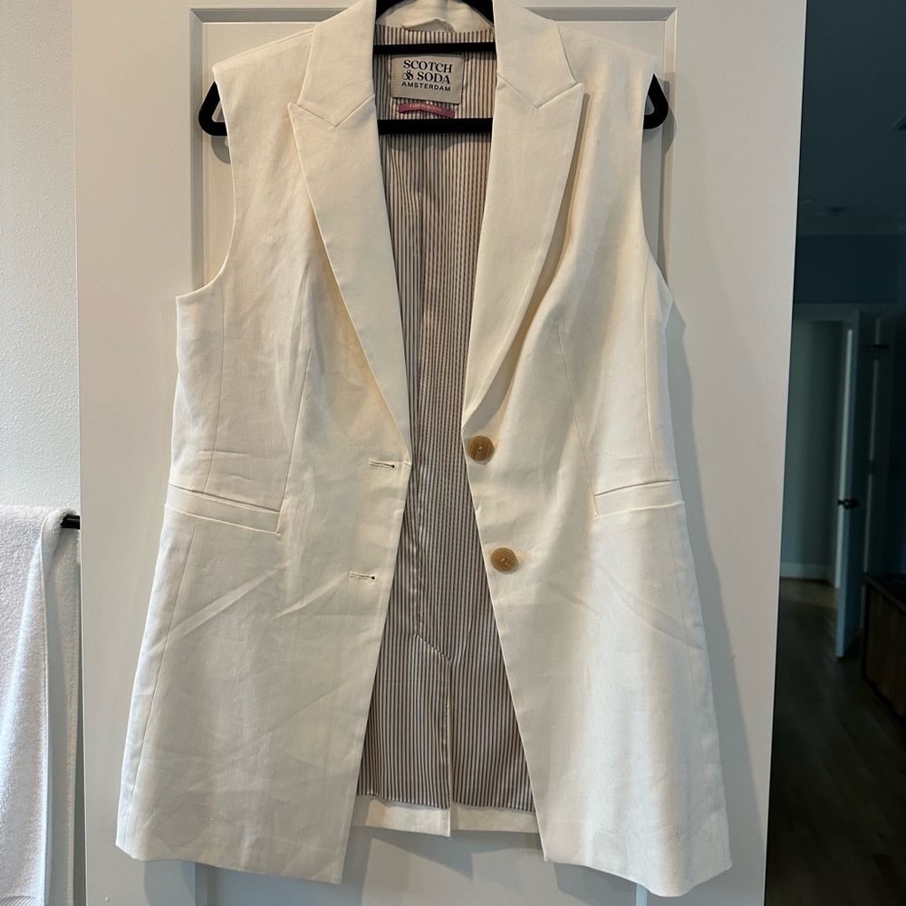 Scotch & Soda Women's Cream Sleeveless Blazer
